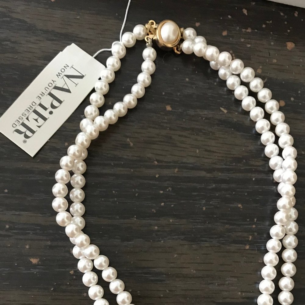 VTG Napier Sim. Pearl Necklce w/Rhinestone Pendant - Picture 2 of 5